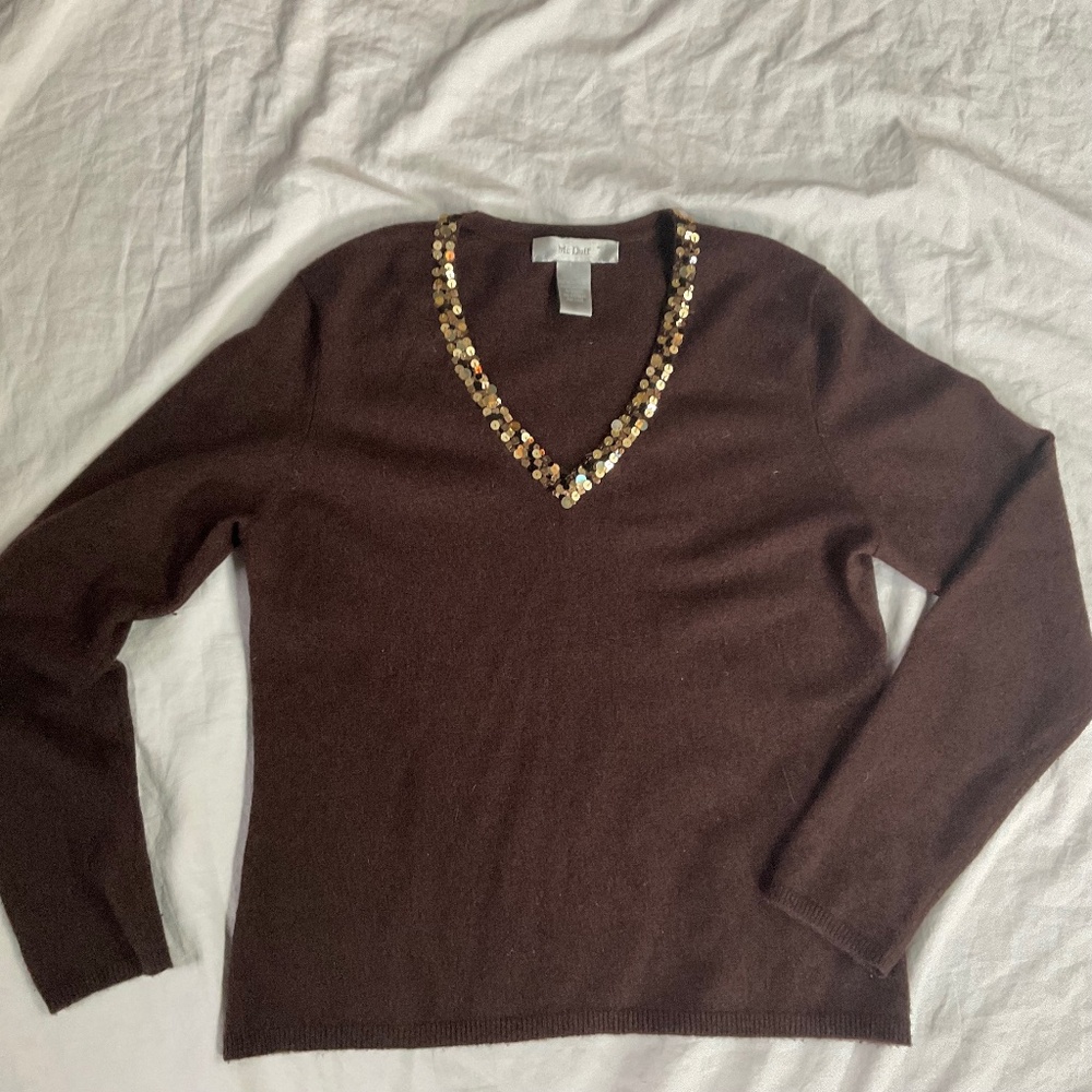 McDuff 100% Cashmere V Neck Sweater (size m)
